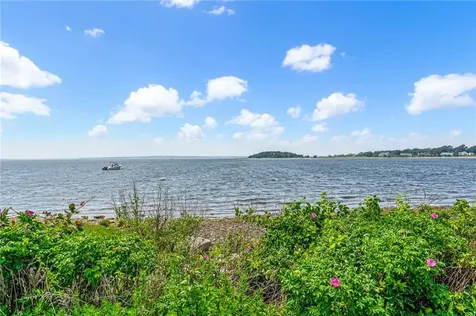 506 Clarks Row Bristol RI 02809