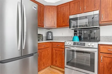 506 Clarks Row Bristol RI 02809