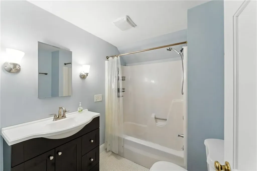63 Pemberton Avenue Jamestown RI 02835
