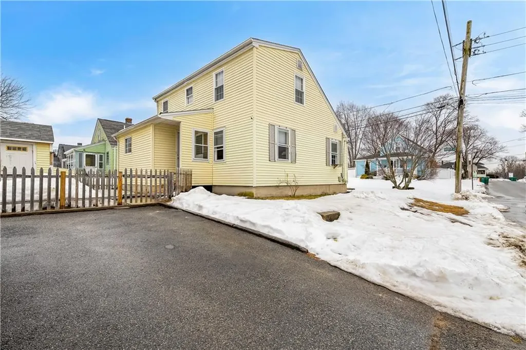 123 Harper Avenue Cranston RI 02910