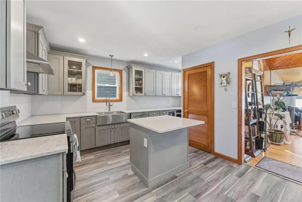 120 Shore Drive Burrillville RI 02826