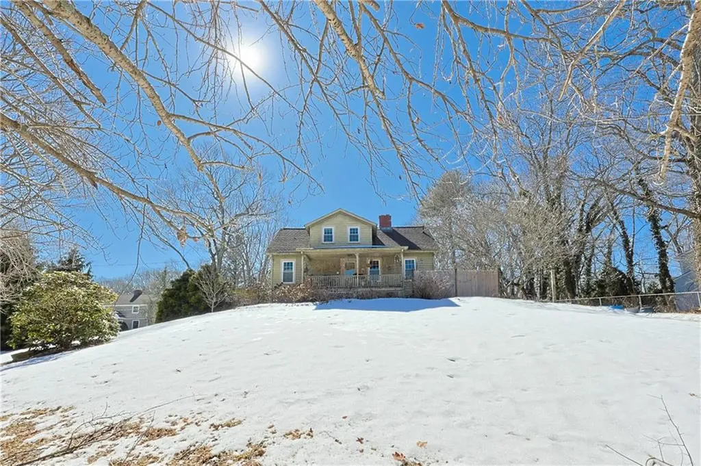 29 North Lake Drive Barrington RI 02806