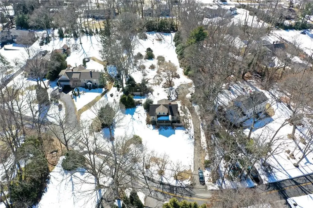 29 North Lake Drive Barrington RI 02806