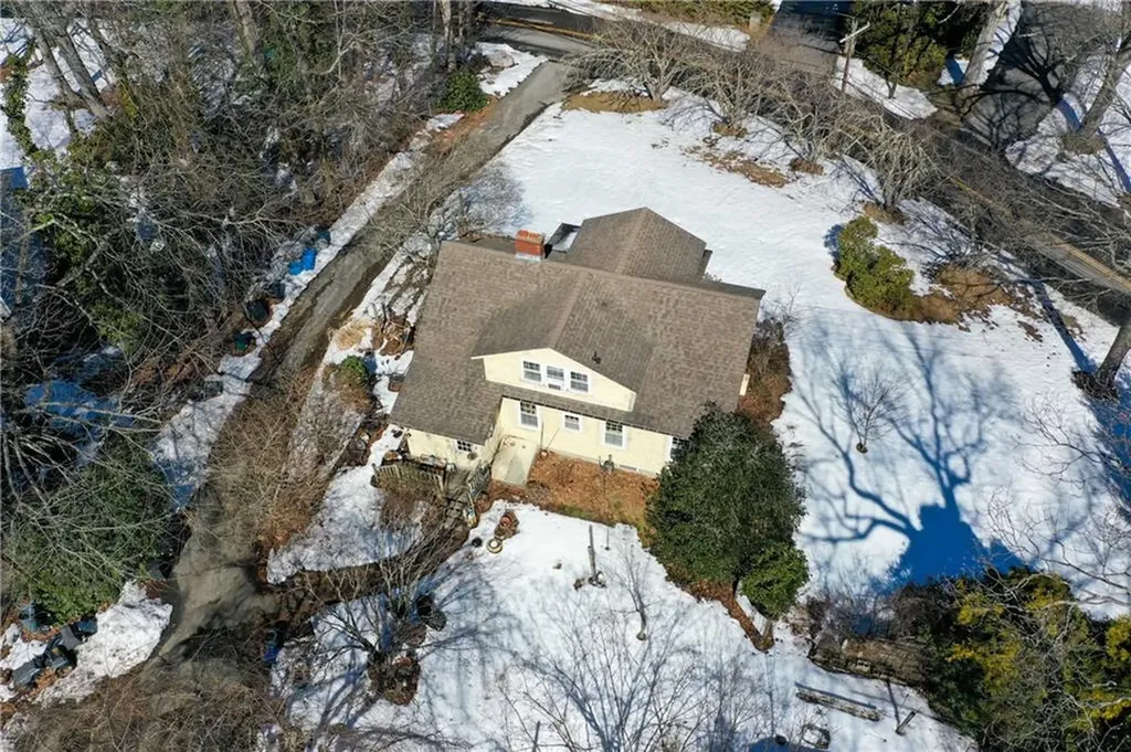 29 North Lake Drive Barrington RI 02806