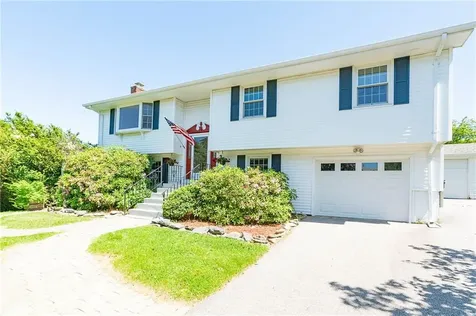 29 Algonquin Drive Middletown RI 02842