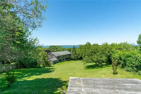 29 Algonquin Drive Middletown RI 02842