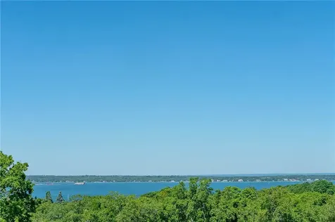 29 Algonquin Drive Middletown RI 02842