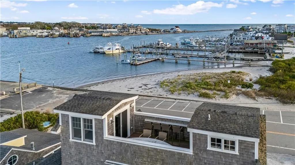 1185 Succotash Road Narragansett RI 02882