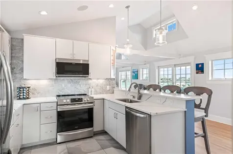 1185 Succotash Road Narragansett RI 02882
