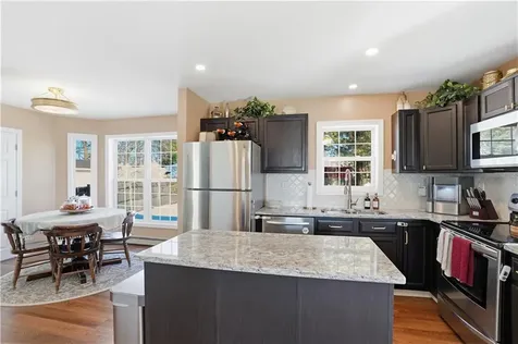 12 Dean Court Warwick RI 02889