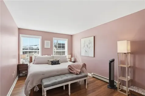 12 Dean Court Warwick RI 02889