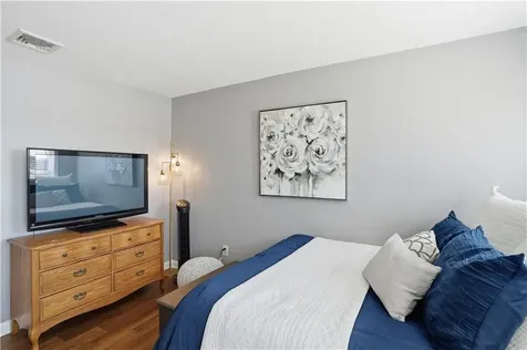 12 Dean Court Warwick RI 02889