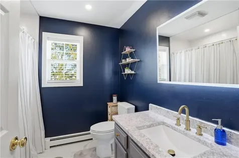 12 Dean Court Warwick RI 02889