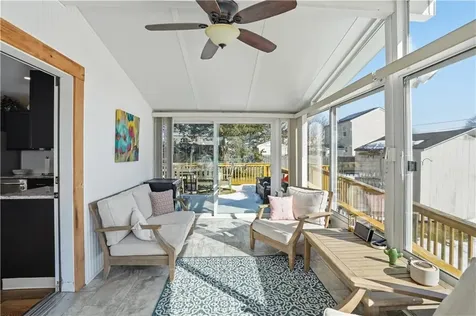 12 Dean Court Warwick RI 02889
