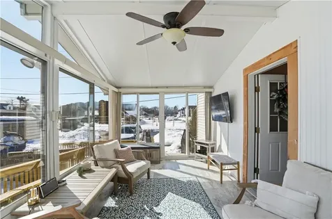 12 Dean Court Warwick RI 02889
