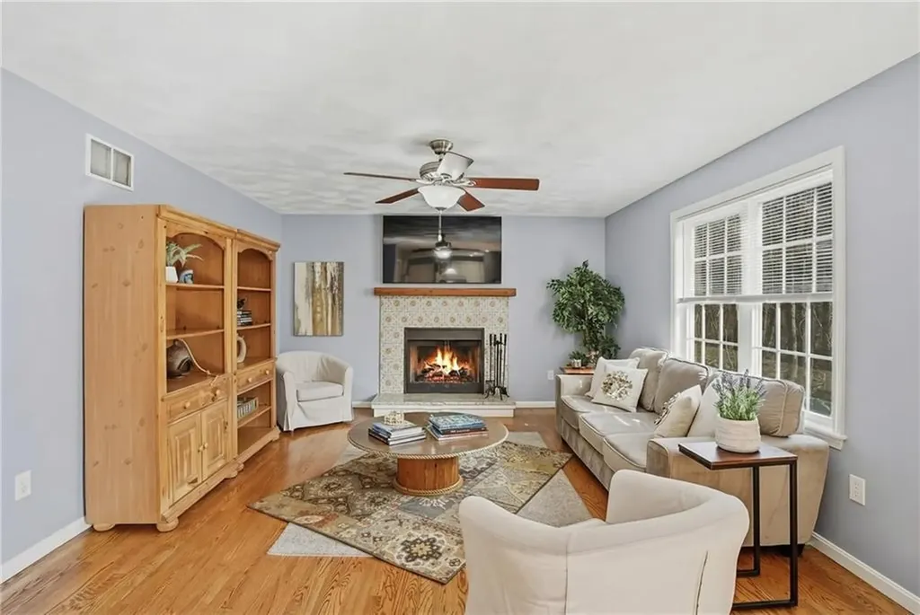 45 Gilbert Stuart Drive Warwick RI 02818