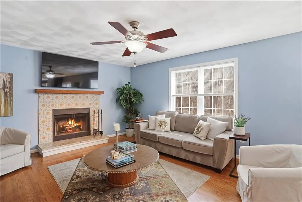 45 Gilbert Stuart Drive Warwick RI 02818
