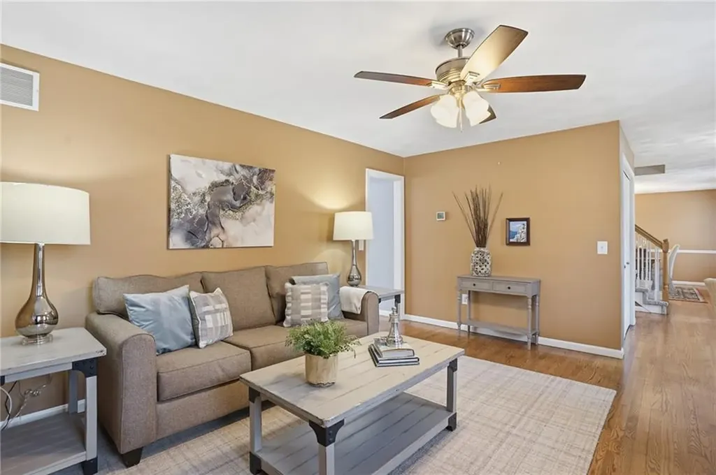 45 Gilbert Stuart Drive Warwick RI 02818