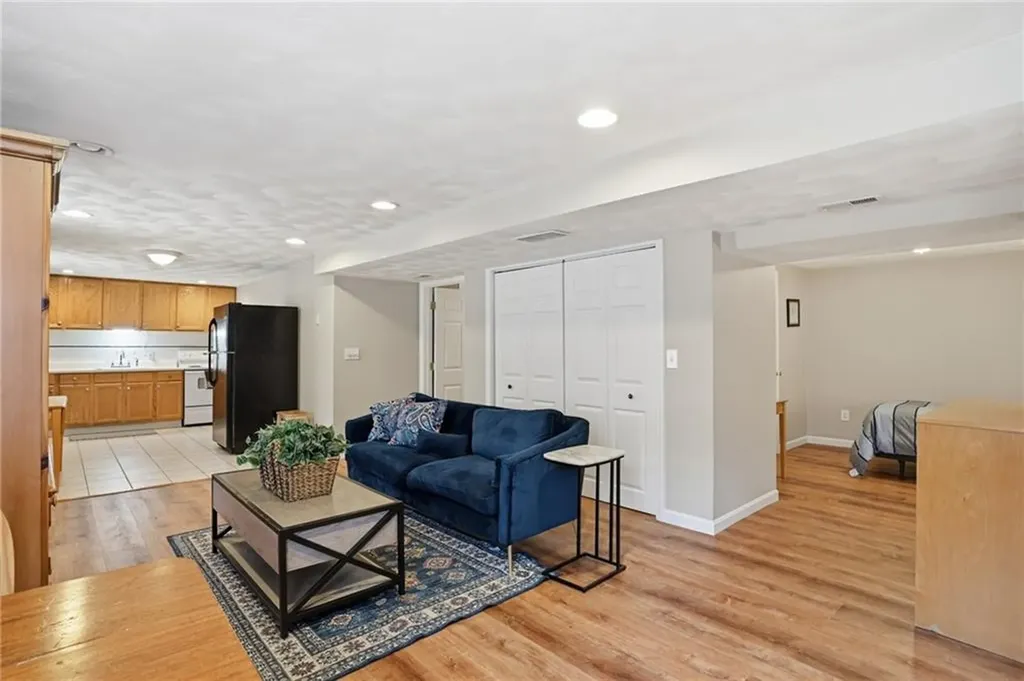 45 Gilbert Stuart Drive Warwick RI 02818