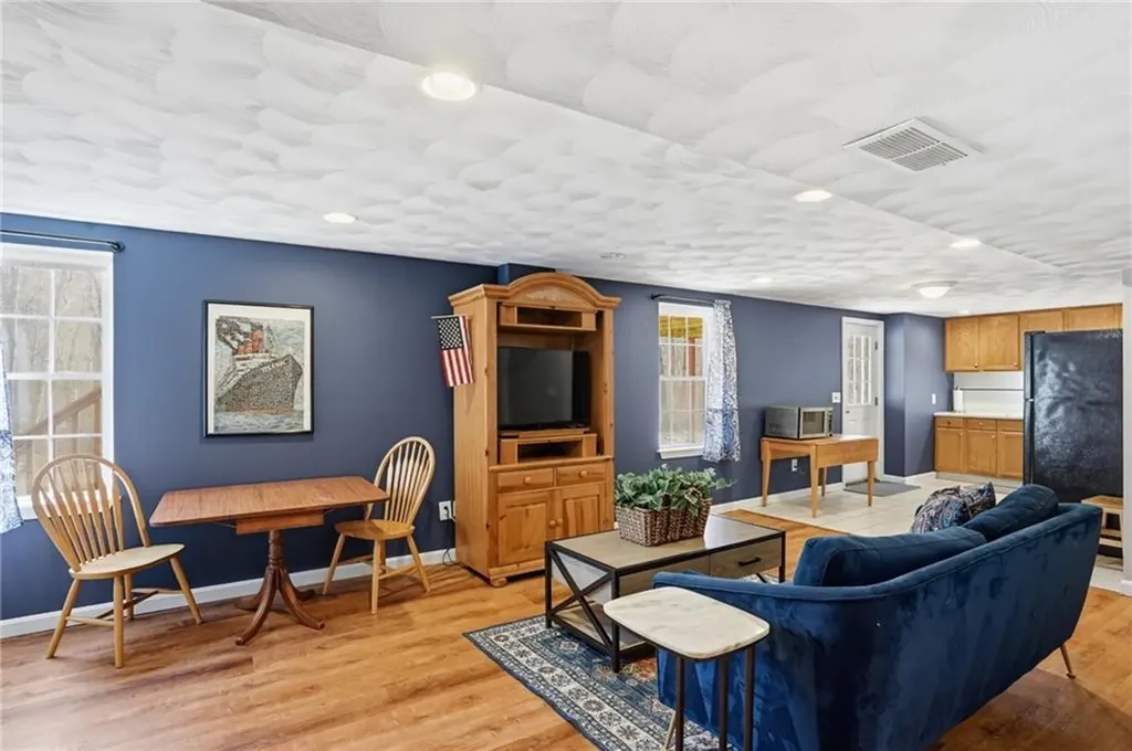45 Gilbert Stuart Drive Warwick RI 02818