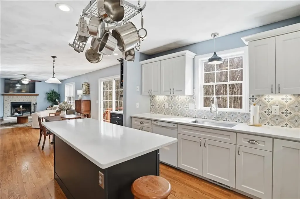 45 Gilbert Stuart Drive Warwick RI 02818