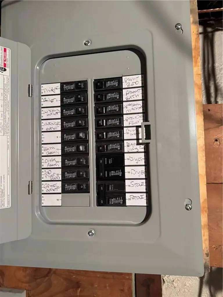 54 Holburn Avenue Cranston RI 02910