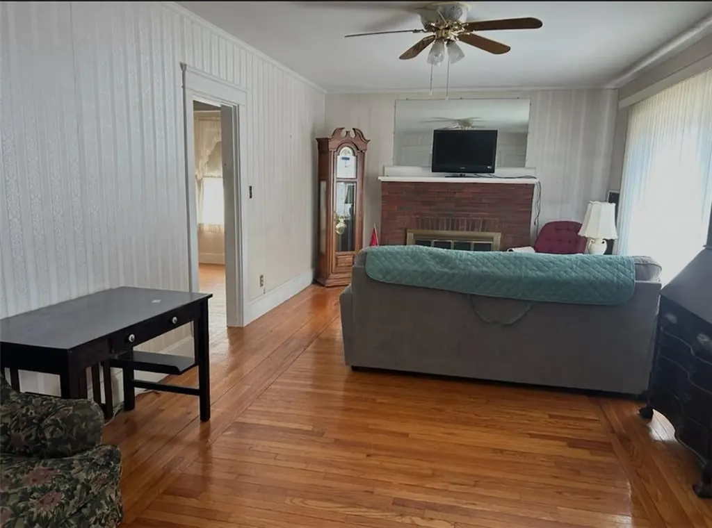 54 Holburn Avenue Cranston RI 02910