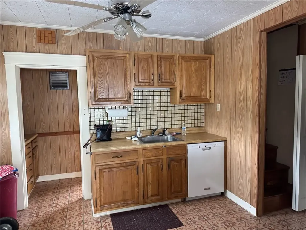 54 Holburn Avenue Cranston RI 02910