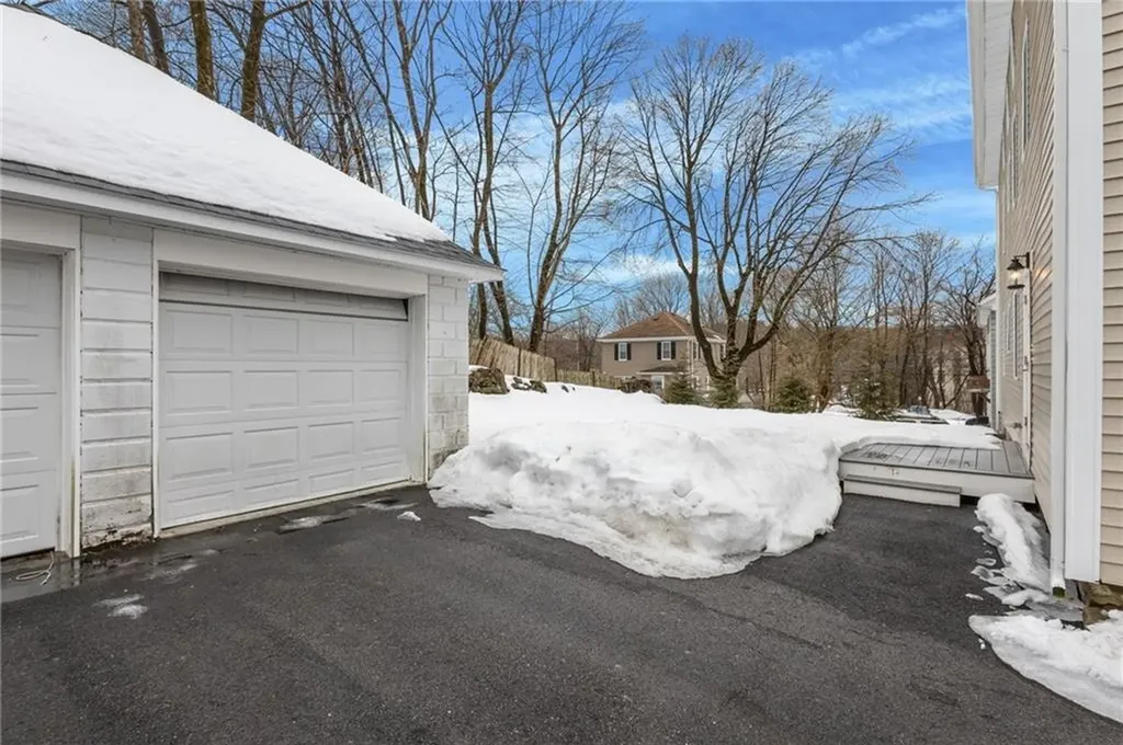 5 Hill Street Smithfield RI 02917
