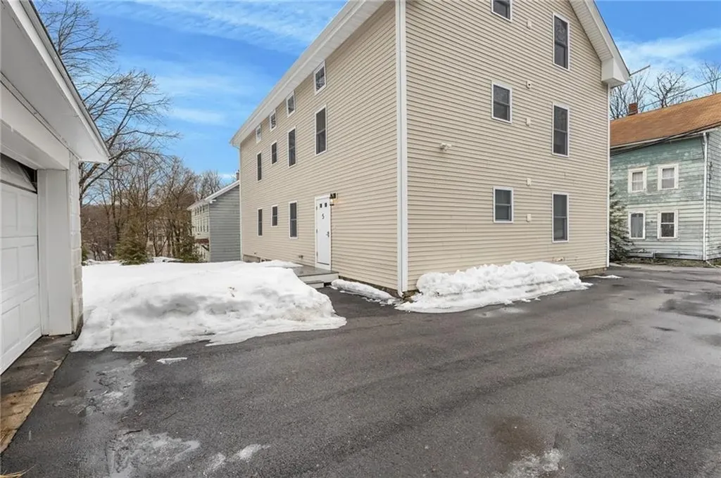 5 Hill Street Smithfield RI 02917