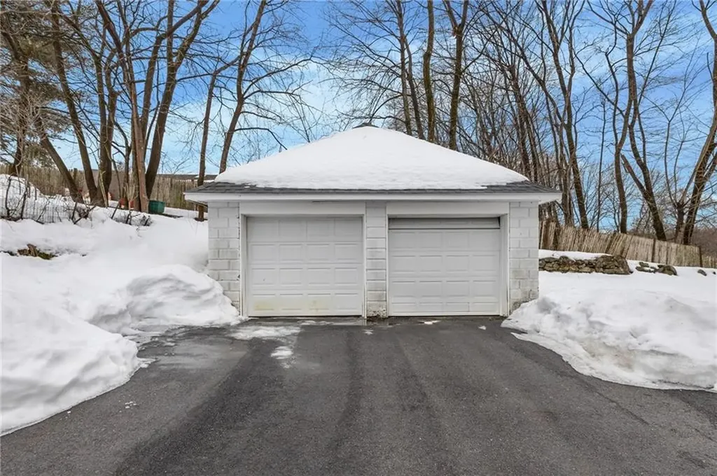 5 Hill Street Smithfield RI 02917