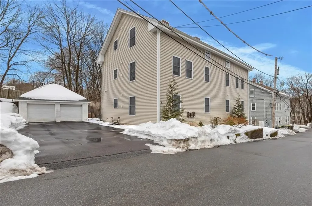 5 Hill Street Smithfield RI 02917