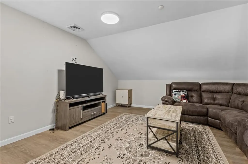 5 Hill Street Smithfield RI 02917