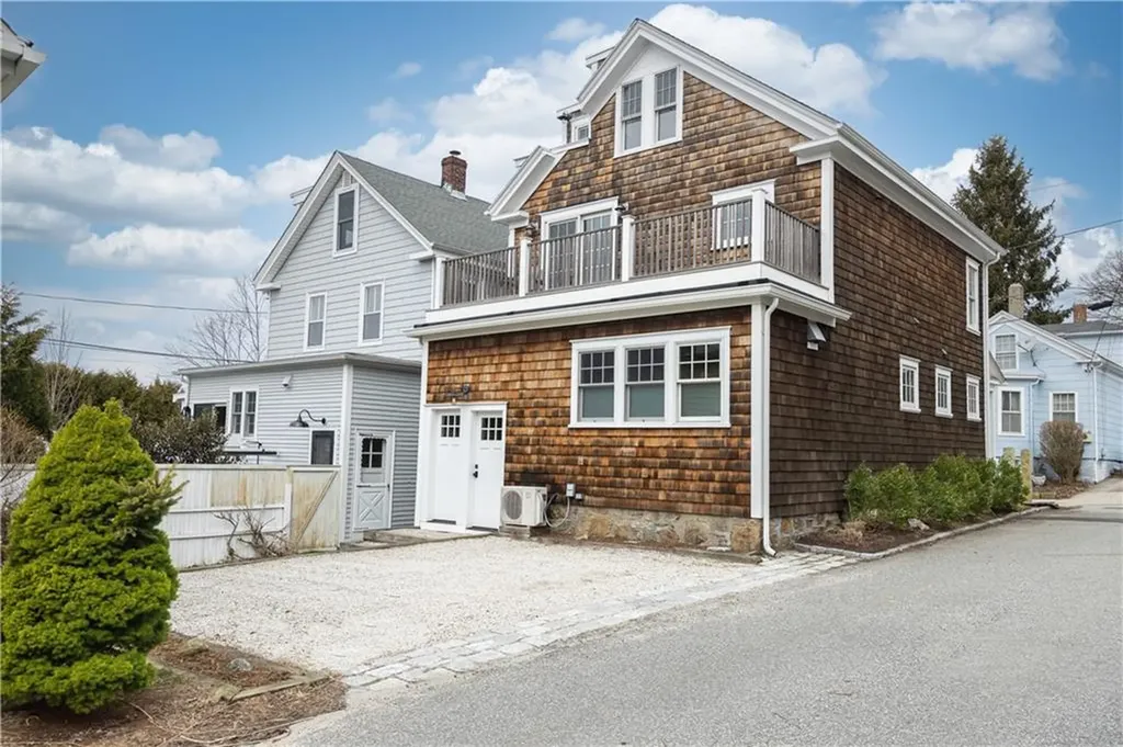 71 Pope Street Newport RI 02840