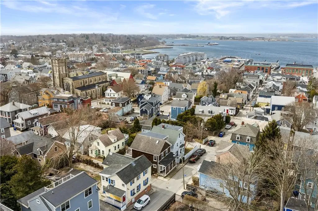 71 Pope Street Newport RI 02840
