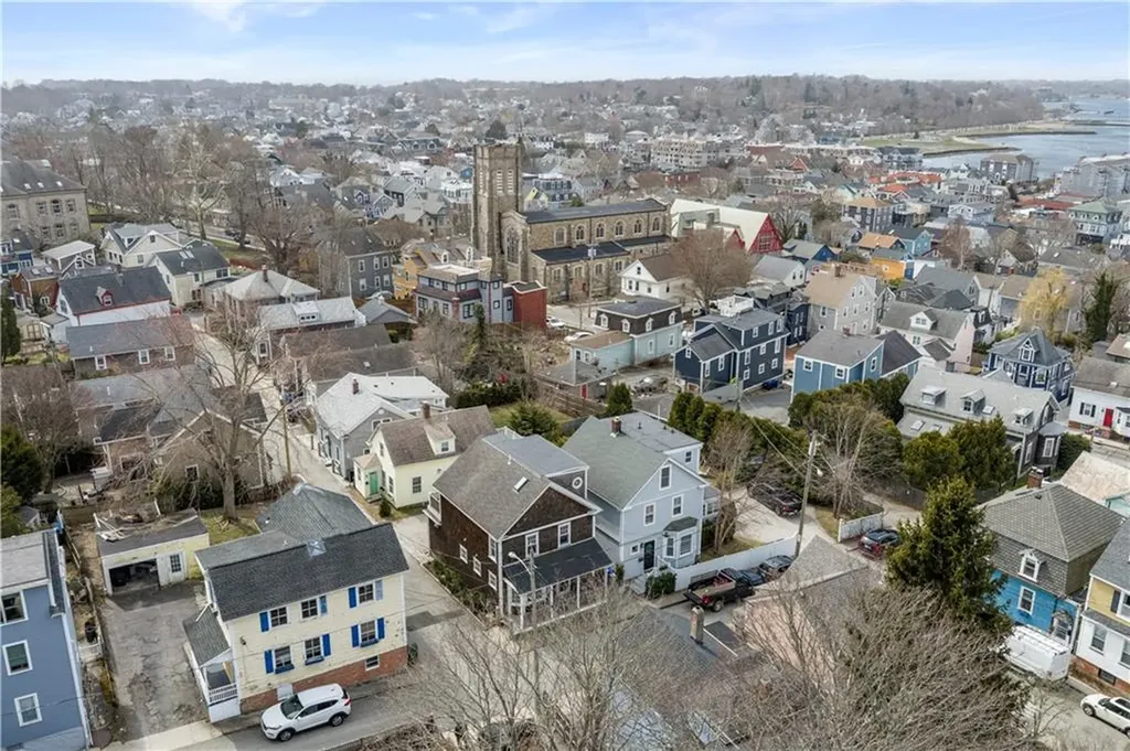 71 Pope Street Newport RI 02840