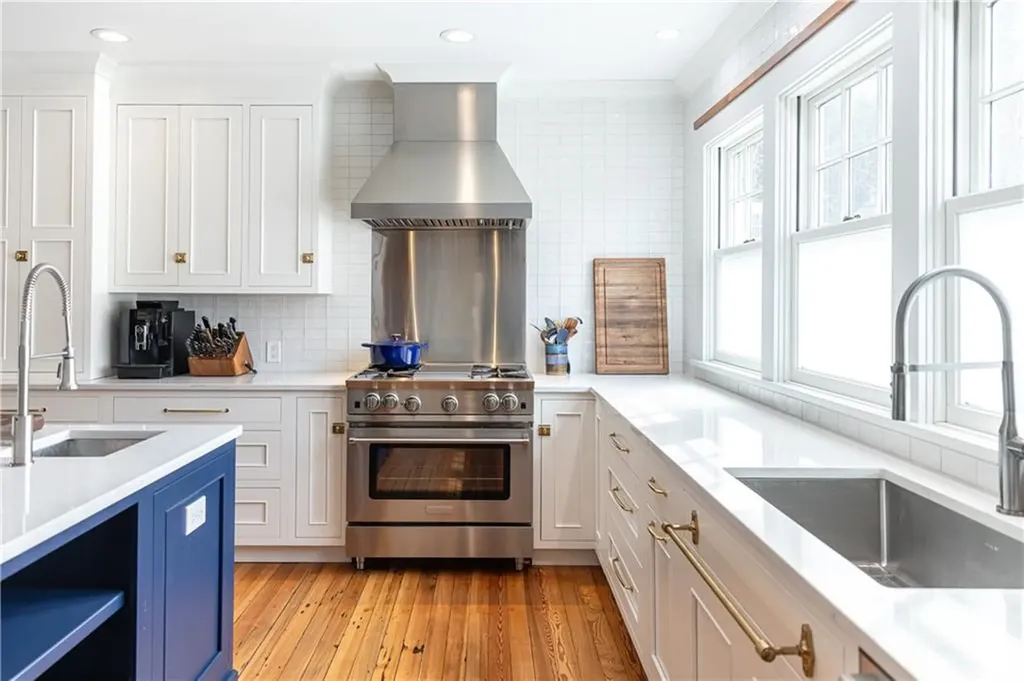 71 Pope Street Newport RI 02840