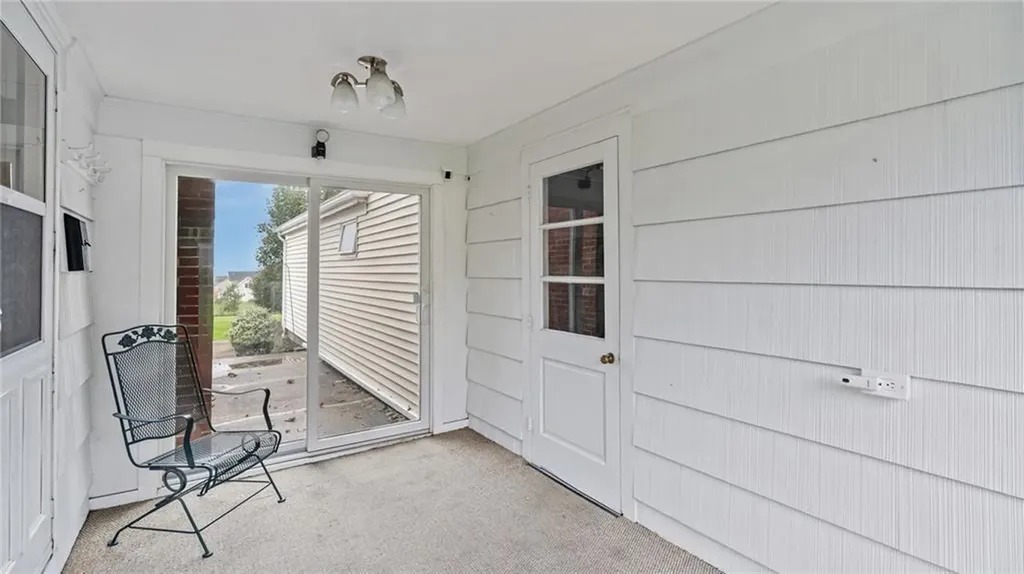 1533 East Main Road Portsmouth RI 02871