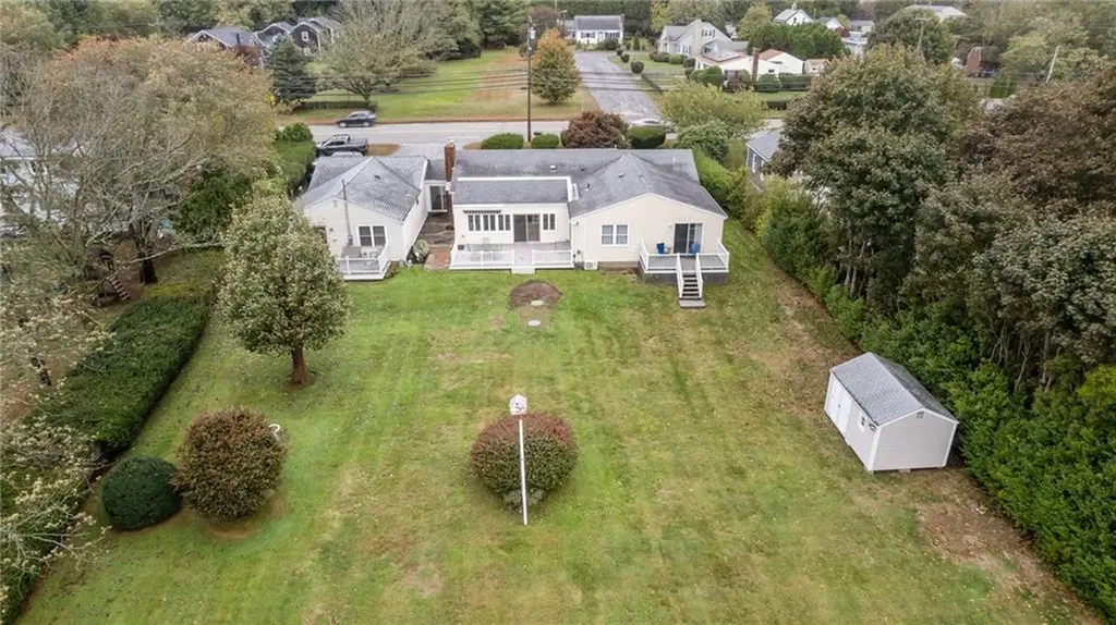 1533 East Main Road Portsmouth RI 02871