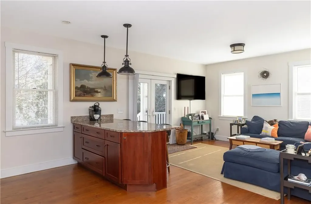 31 Edward Street Newport RI 02840