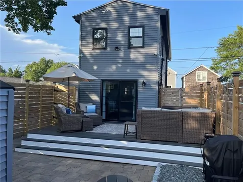 230 Cedar Avenue Portsmouth RI 02871