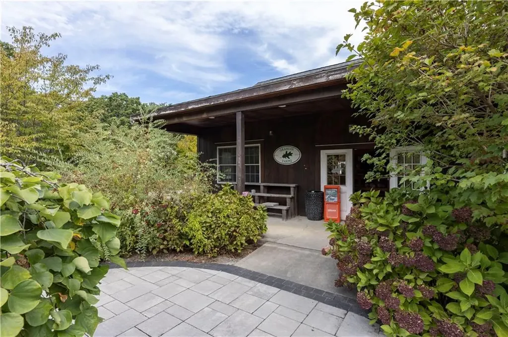 47 Tuckertown Road South Kingstown RI 02879
