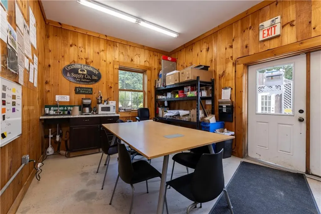47 Tuckertown Road South Kingstown RI 02879