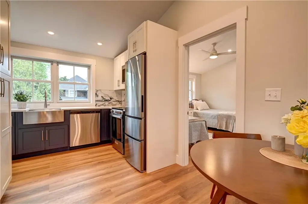 5 Key Court Newport RI 02840-4217
