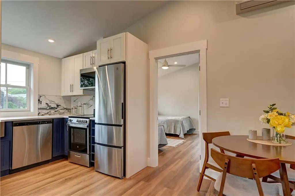 5 Key Court Newport RI 02840-4217
