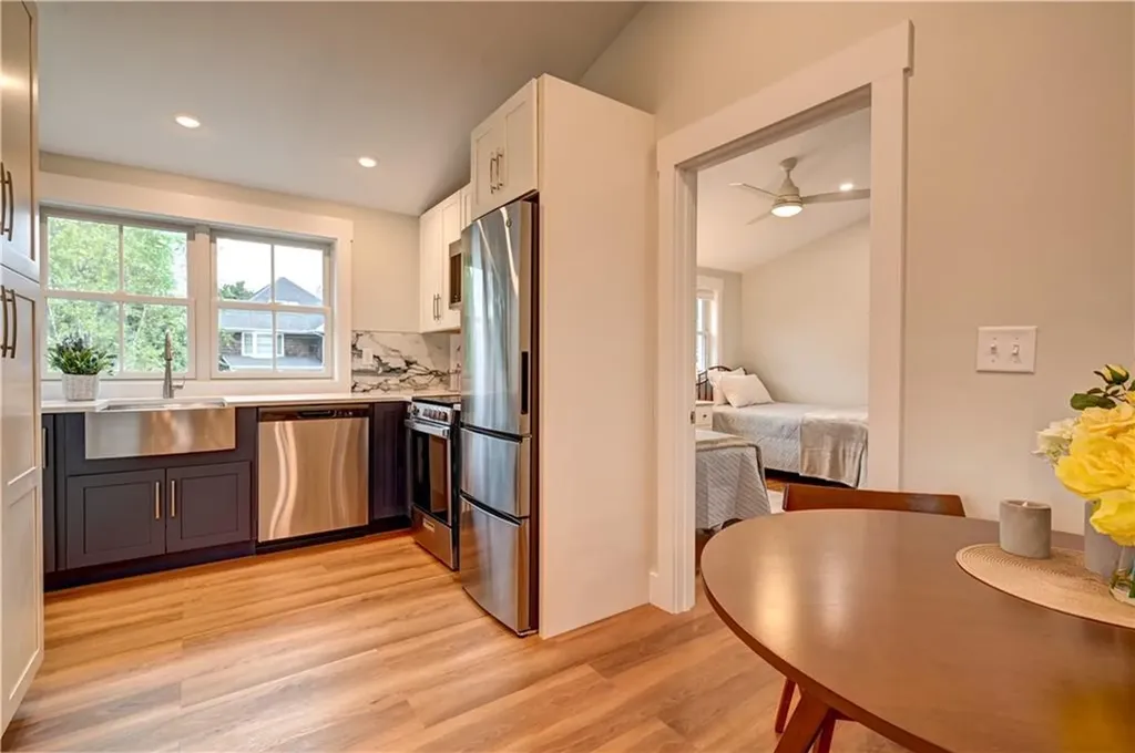 5 Key Court Newport RI 02840-4217