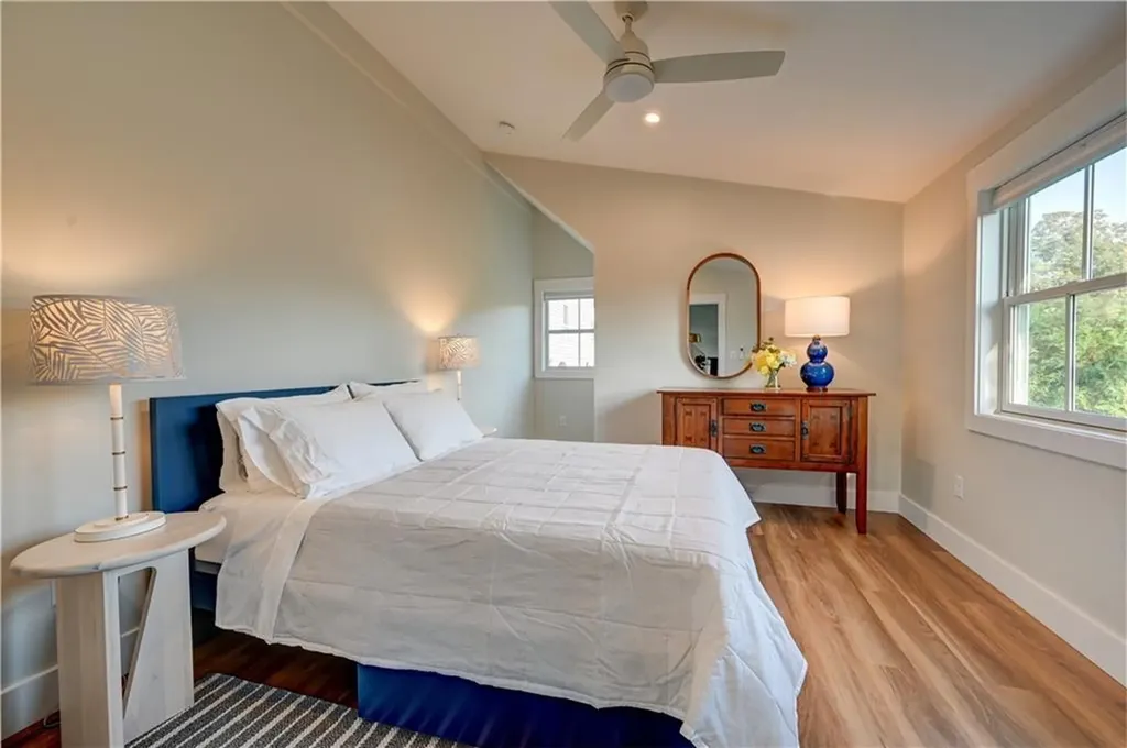 5 Key Court Newport RI 02840-4217