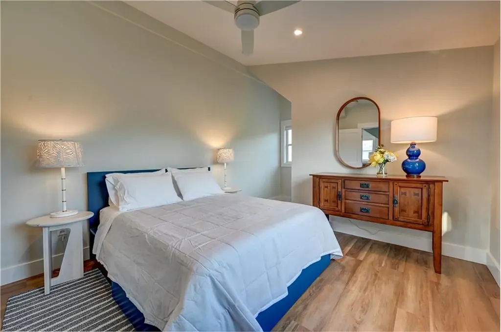 5 Key Court Newport RI 02840-4217