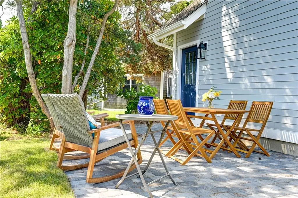 5 Key Court Newport RI 02840-4217
