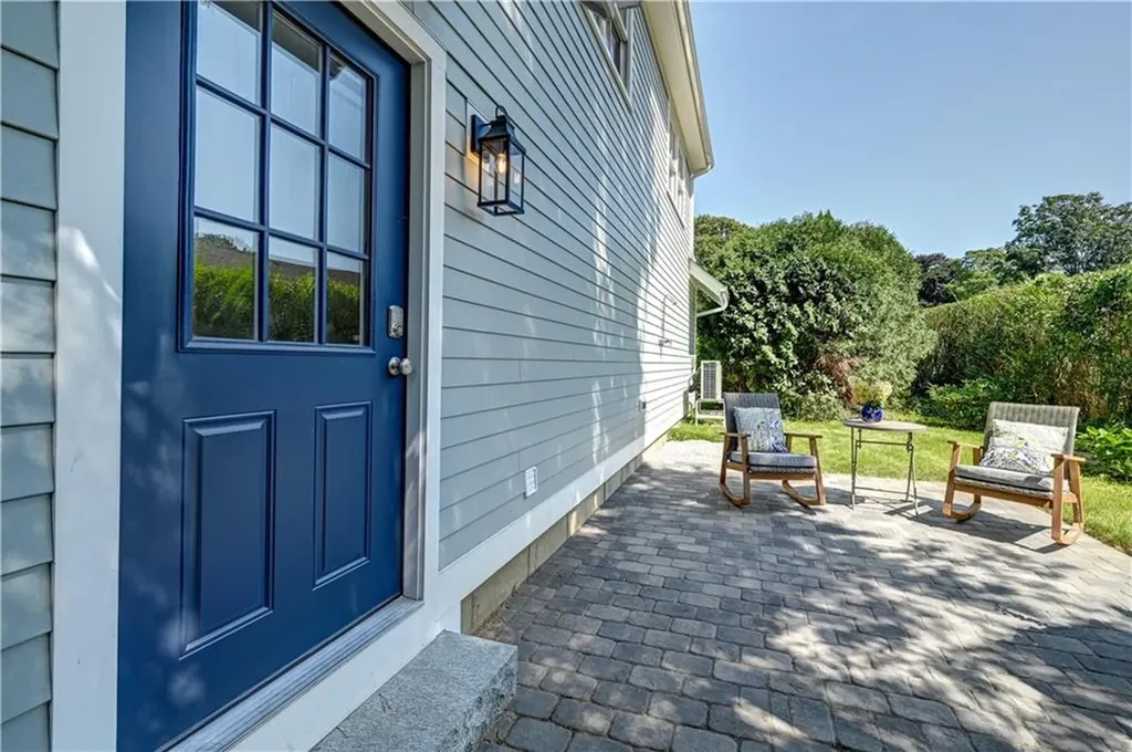 5 Key Court Newport RI 02840-4217